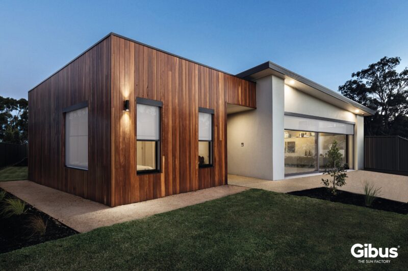 Store Vertical Screen Zip – NOVA-STORES