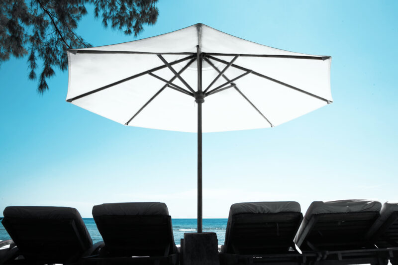 Parasol Professionnel Géant (Mât Central ou Déporté) – NOVA-STORES