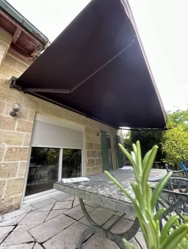 Installation de stores de terrasses sur mesure à Saint André de Cubzac, Mérignac, NOVA STORES