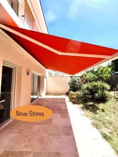 Installation d’un store de terrasse avec coffre à Bègles, Mérignac, NOVA STORES