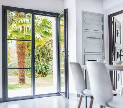 Menuiserie aluminium en rénovation à Bordeaux avec Nova Stores, Mérignac, NOVA STORES