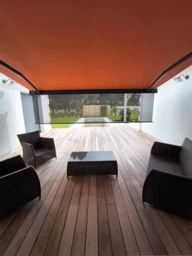 Pose d’un store de terrasse sans coffre à Gujan-Mestras, Mérignac, NOVA STORES