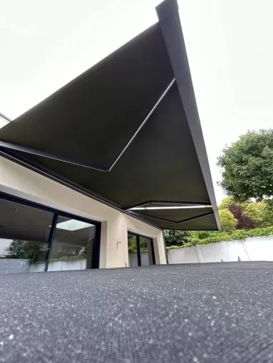 Store extérieur de terrasse à Bordeaux, Mérignac, NOVA STORES