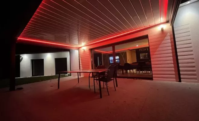 Installation d’une pergola bioclimatique sur mesure avec éclairage leds et stores verticaux à Bordeaux et sa région, Mérignac, NOVA STORES