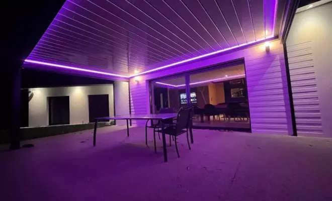 Installation d’une pergola bioclimatique sur mesure avec éclairage leds et stores verticaux à Bordeaux et sa région, Mérignac, NOVA STORES
