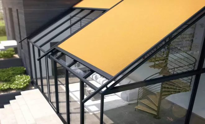 Vente et installation de store de terrasse sur-mesure haut-de-gamme à Bordeaux avec Nova Stores, Mérignac, NOVA STORES