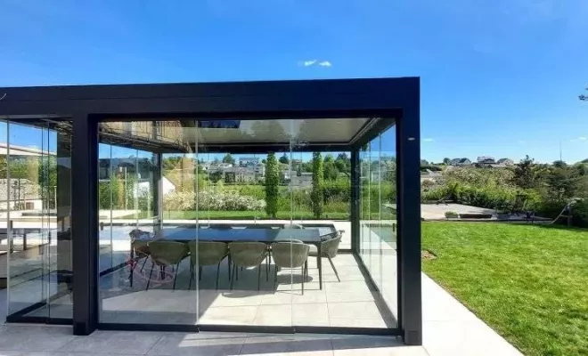Pergola Bioclimatique à lames orientables à Bordeaux, Mérignac, NOVA STORES