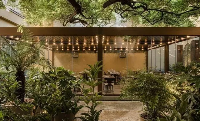 Pergola bioclimatique haut de gamme Gibus chez NOVA STORES à Bordeaux, Mérignac, NOVA STORES