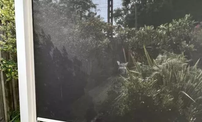 Pose d’une pergola bioclimatique à lames orientables sur mesure sur le bassin d’Arcachon avec Nova-Stores, Mérignac, NOVA STORES
